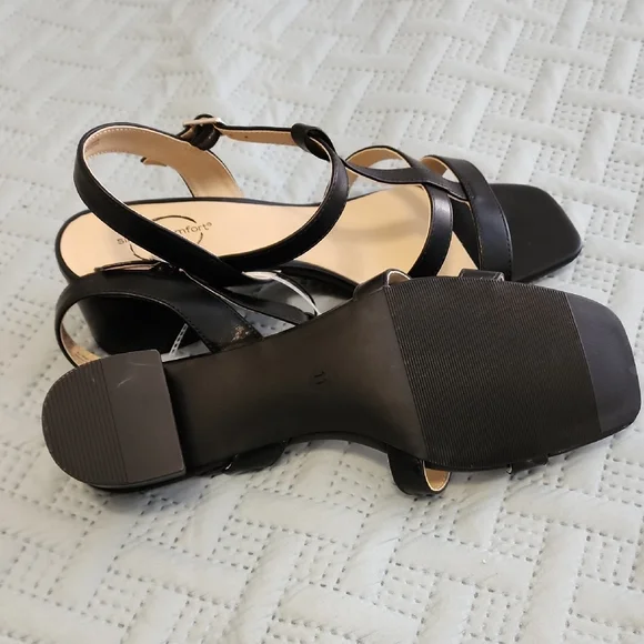 Life Stride Black Strappy Sandals - Picture 5 of 9